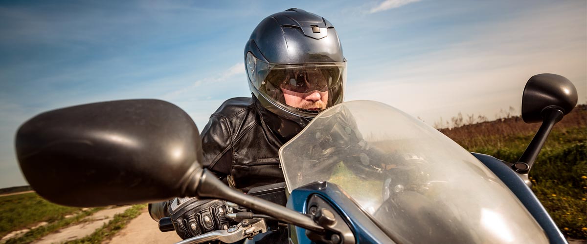El equipamiento más recomendado para ir en moto: ropa, casco y complementos  - Littleway ES